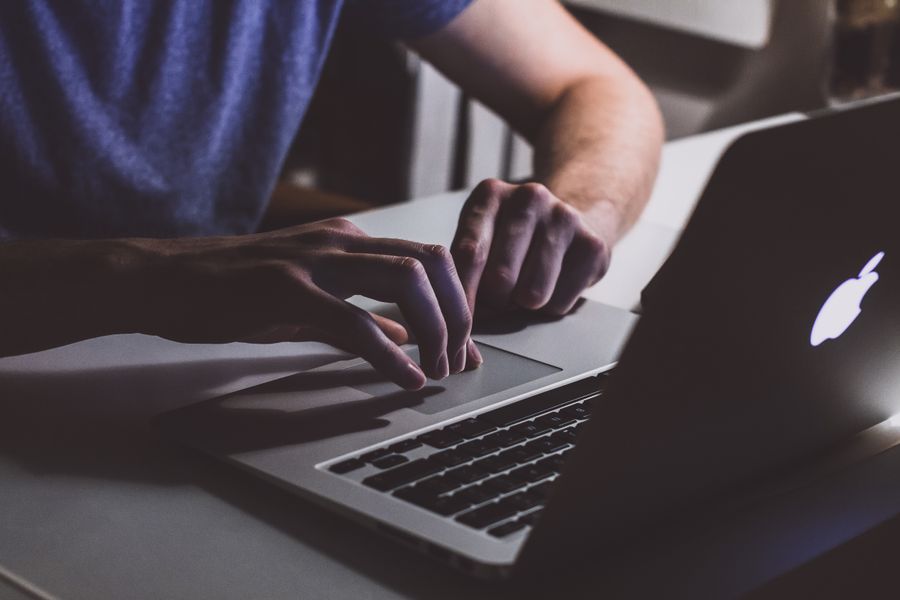 Key Elements for a Resume in an AI Specialist Position