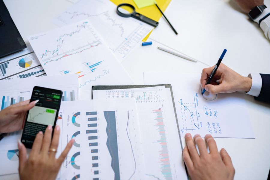 analyzing data charts